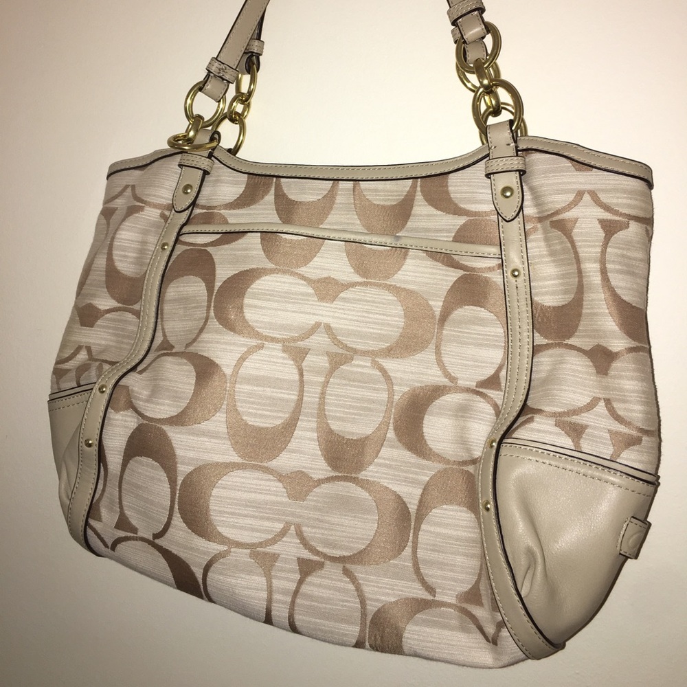 Coach Logo Tan Beige Purse Zip Closure